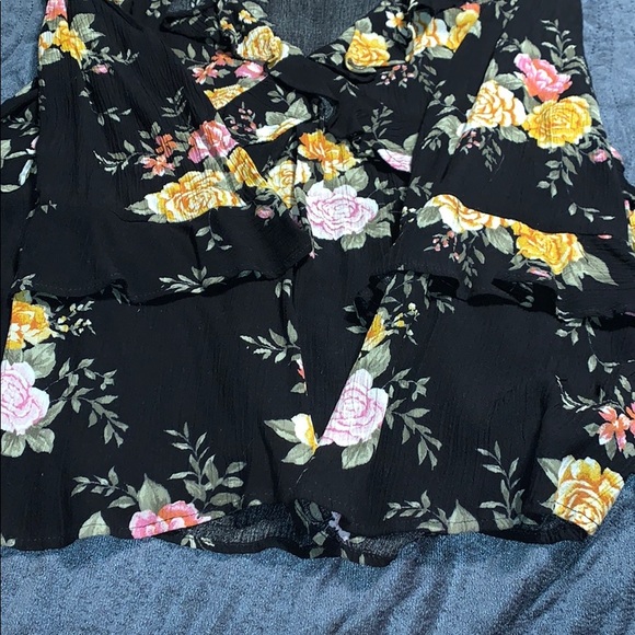Floral flowy black blouse - Picture 4 of 5